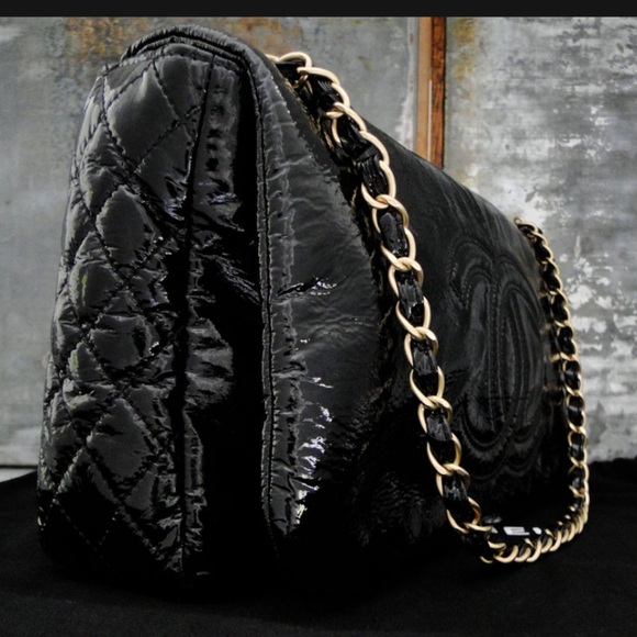 Rock and chain Chanel bag ,with certificate of authenticity, used like new - Picture 2 of 3